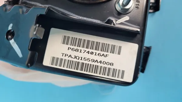 Dodge Challenger SXT Passagerar Airbag OEM 68174016AF image 4