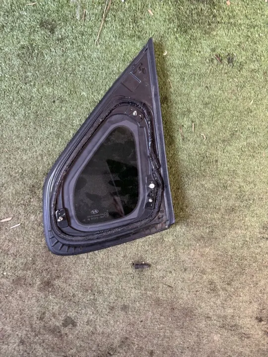 Vidro de carroçaria esquerdo Hyundai i30 III N Fastback OEM 146544 image 3