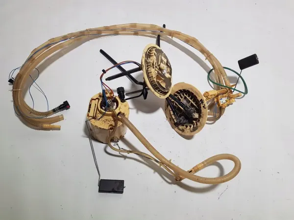 Polttoainepumpun kelluke OEM A1644701294QQQ Mercedes image 2