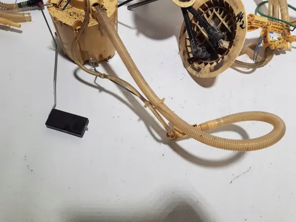 Polttoainepumpun kelluke OEM A1644701294QQQ Mercedes image 8