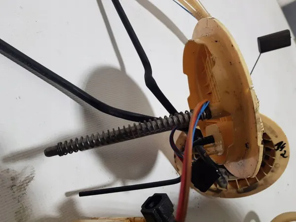 Polttoainepumpun kelluke OEM A1644701294QQQ Mercedes image 9