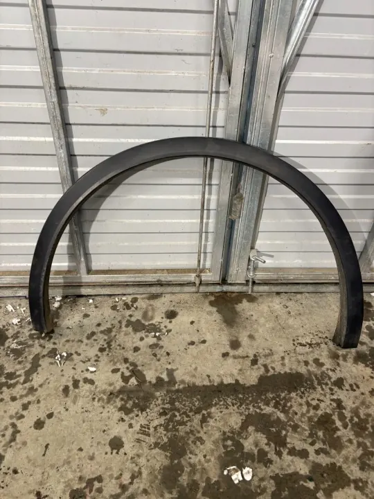 VW Tiguan 5NA Pare-boue arrière droit OEM 5NA854820K image 2