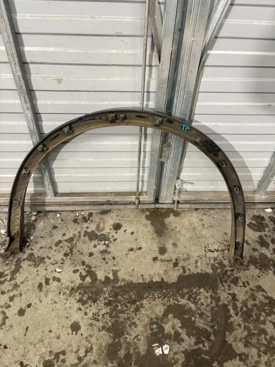 VW Tiguan 5NA Pare-boue arrière droit OEM 5NA854820K image 3