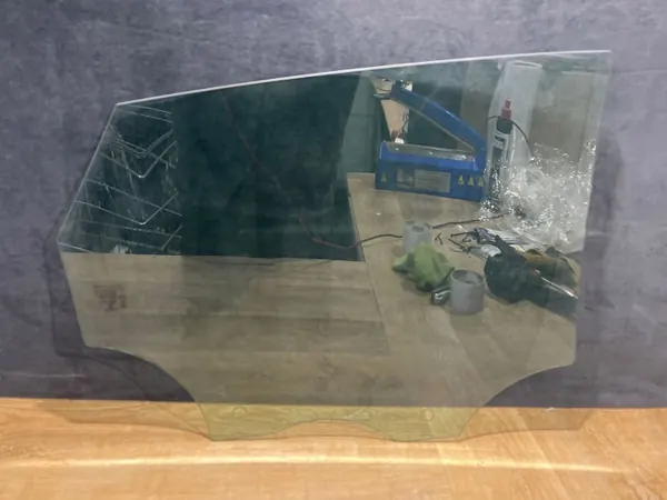 Jaguar E-Pace vänster bakruta OEM 43R01351 image 4