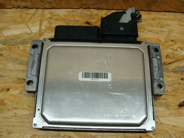 Ordinateur de moteur ECU Suzuki Grand Vitara 1.9 DDIS image 3