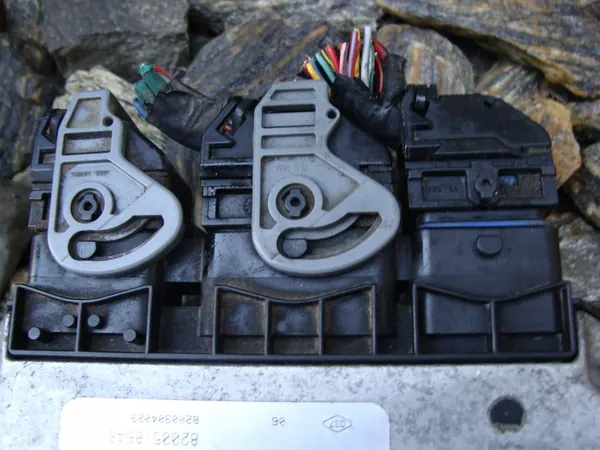 Ordinateur de moteur ECU Suzuki Grand Vitara 1.9 DDIS image 6