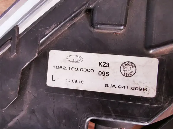 Skoda Rapid Halógeno LED + Quadro Esquerdo 12-17 image 6