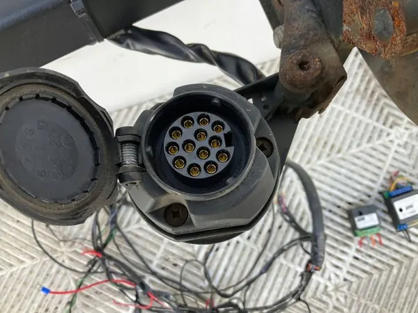 OEM MJA98641 Anhängerkupplungssatz für VW Tiguan 2009 image 5