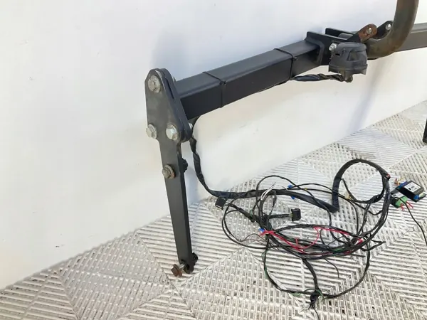 OEM MJA98641 Anhängerkupplungssatz für VW Tiguan 2009 image 6