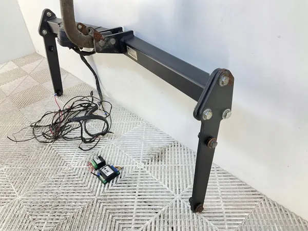 OEM MJA98641 Anhängerkupplungssatz für VW Tiguan 2009 image 7