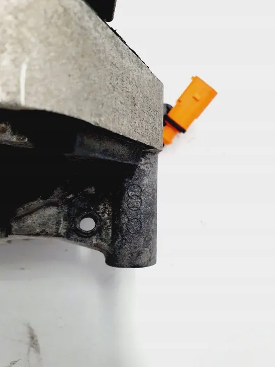 Moottorin tuki vasen puoli Audi A6 C7 4G0199381LE image 4