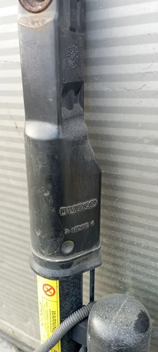 Ivecon ohjaamonnostoaktooripumppu OEM 500368557 image 3
