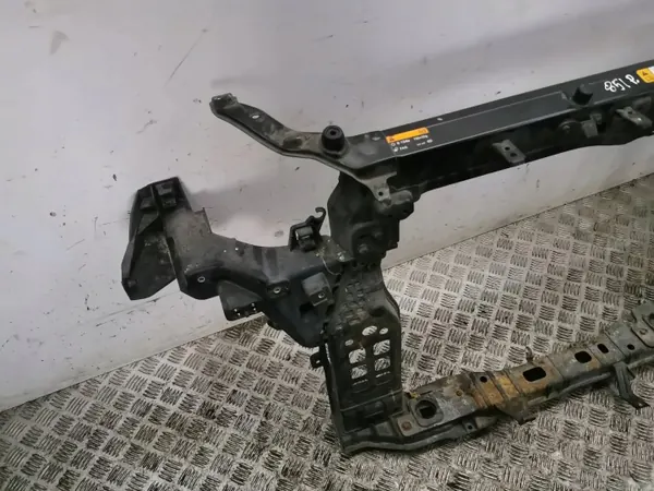 Hyundai Santa Fe 2013 Etuakseli OEM AMD151973 image 8