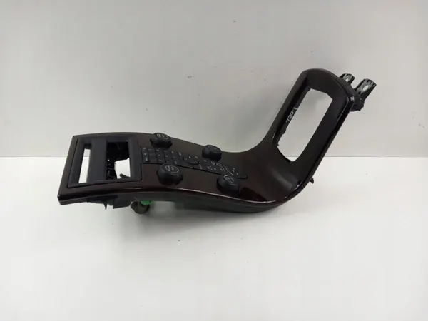 OEM 8650702 radio ventilationsram för Volvo V50 image 4