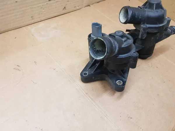 Volkswagen Eos 1.6L OE 03C121026H image 4