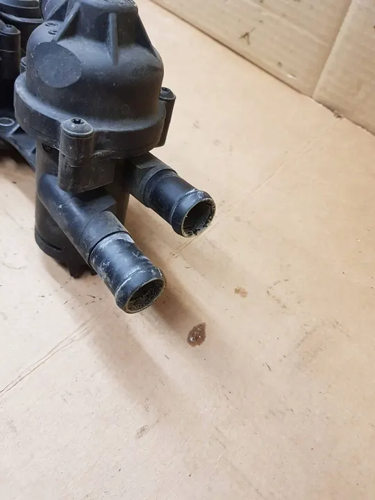 Volkswagen Eos 1.6L OE 03C121026H image 5