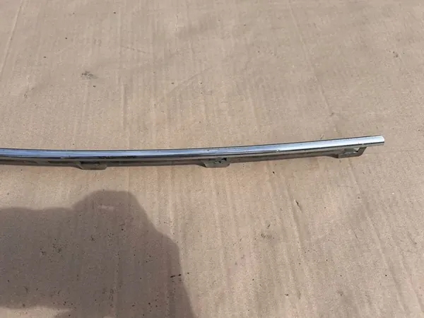 BMW E39 Etupuskuri Trim Oikea Kromi OEM 8226556 image 5