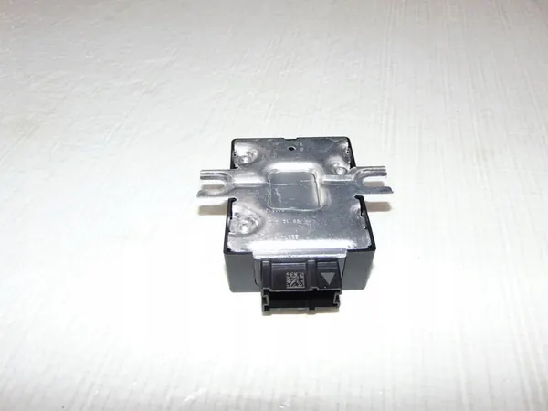 Bränslepumpkontroller BMW 2 F44 1.5 9494391 image 2