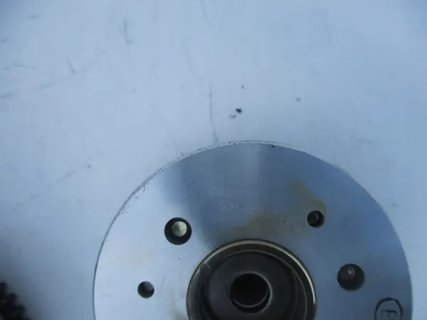 Roda de fasador OEM 24350-03001 - Usada image 4
