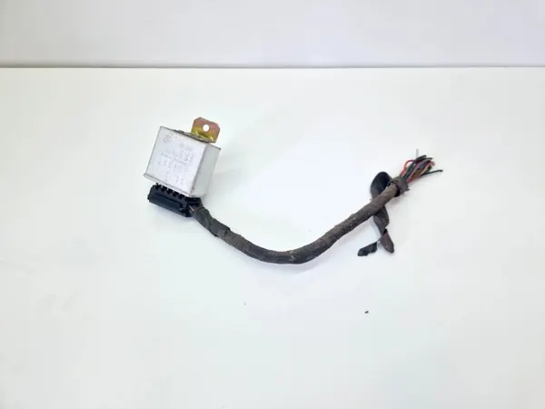 Relais OEM 0015455232 pour Mercedes-Benz SL R107 image 2