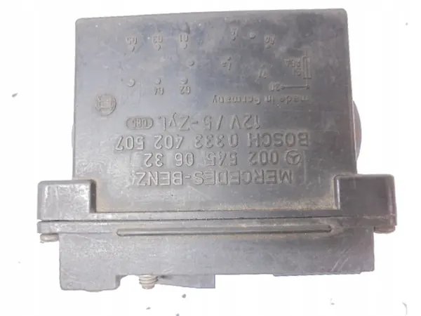 Mercedes glödstiftrelä OEM 0025450632 - Begagnad image 2