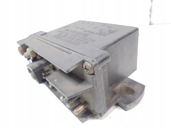 Mercedes glödstiftrelä OEM 0025450632 - Begagnad image 4