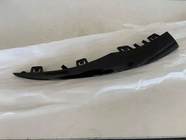 Mercedes W205 Vänster Framlist OEM A2058858902 image 4