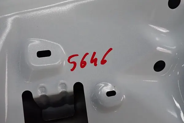 Puerta trasera Mitsubishi Colt VII OEM 5646 VIP image 9