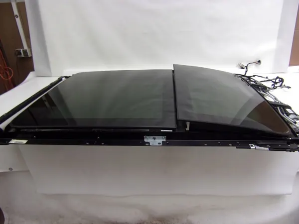 Toit Panoramique Chrysler Pacifica OEM 68274062AE image 8