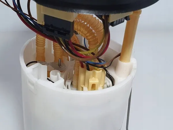 Brandstofpomp Volkswagen Touran III 2019 5QA919050C image 9