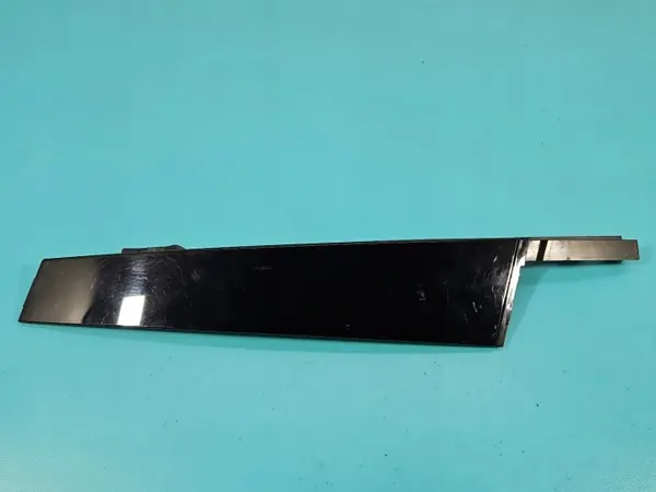 Skoda Superb III Türleiste Vorne Rechts OEM 3V0837902 image 2