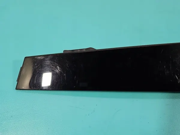 Skoda Superb III Türleiste Vorne Rechts OEM 3V0837902 image 4