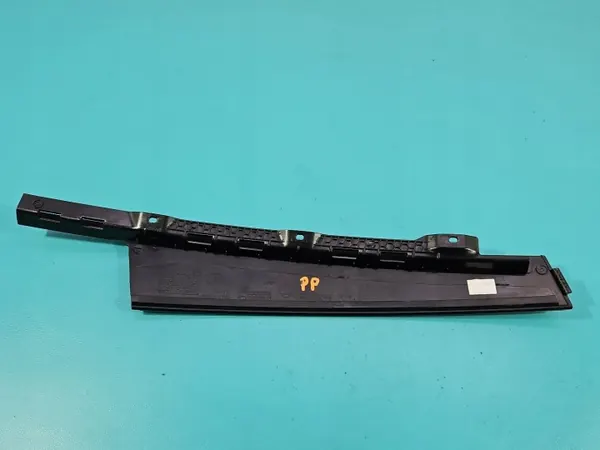 Skoda Superb III Türleiste Vorne Rechts OEM 3V0837902 image 6