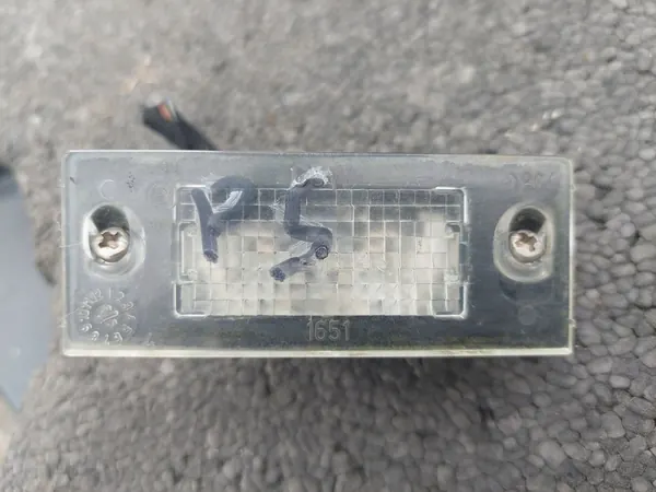 AUDI A4 B5 LIFT SEDAN LUZ DE PLACA DIREITA image 2