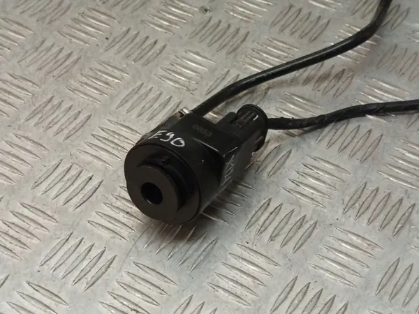 Chauffage de carburant BMW X3 F25 2016 OEM 8576973 image 3