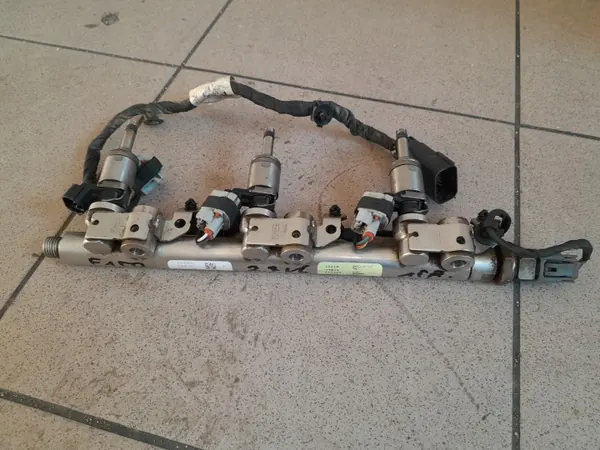 Einspritzschiene FT4E-9D280-BA für Ford F150 2015-17 image 2