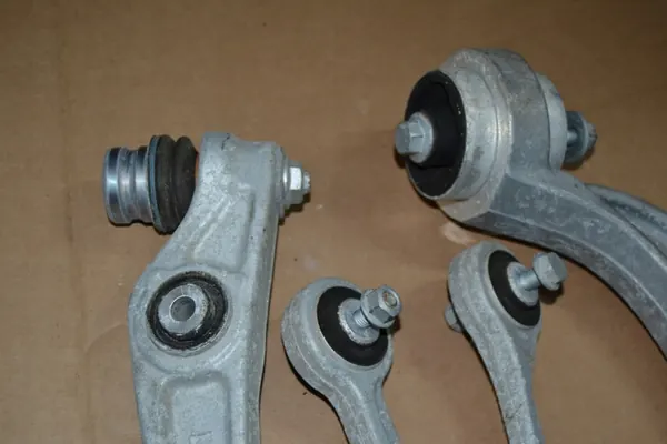 Audi A4 B8 A5 8T Q5 8R Set di bracci di controllo anteriore sinistro image 4