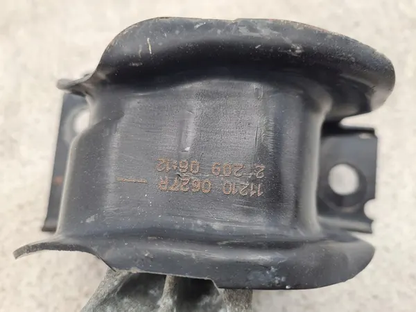 DACIA DUSTER I 1.5 DCI Supporto Motore 112849221R image 3