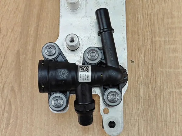 Öljynjäähdyttimen termostaatti OEM 8514515 BMW 2.0D image 5