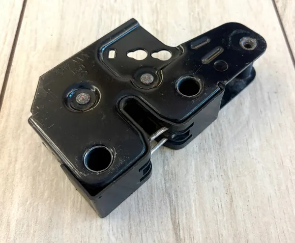 OEM 6Q0823509B Motorhaubenverriegelung VW Touran Caddy image 3