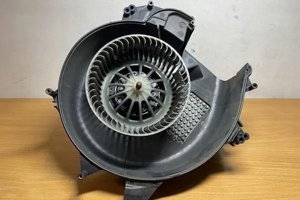 Calefacción BMW 5 (F10) 3.0L Gasolina 2009 OEM 9220847 image 4