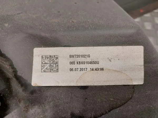 Réservoir carburant Audi A5 2018 OEM 8W7201021G image 5