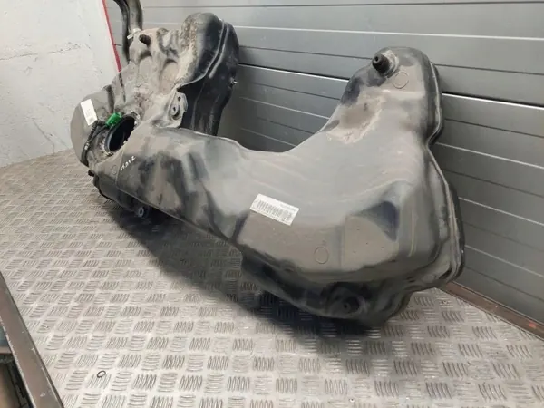 Réservoir carburant Audi A5 2018 OEM 8W7201021G image 6
