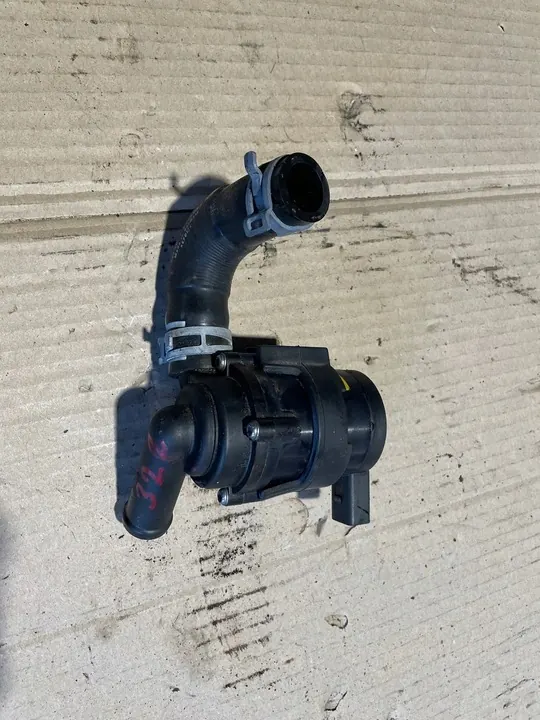 Tilläggsvattenpump Porsche Cayman image 2