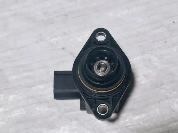 Válvula de controle de turbo VW SEAT SKODA AUDI 1.4 TSI 03C145710E image 4