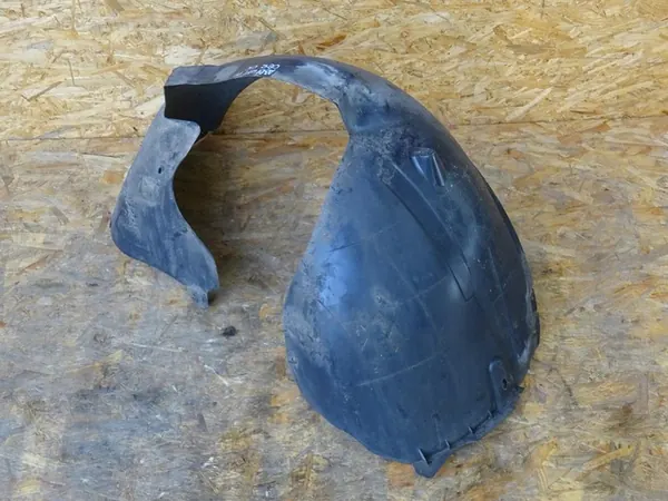 AUDI A3 8P Front Right Wheel Arch 08-12 8P0821172G image 2