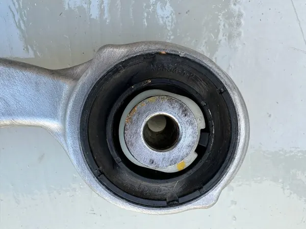 MERCEDES E-KLASA W212 ZWROTNICA WAHACZ A2123330314 image 3