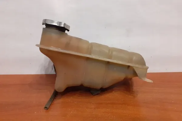 Ausgleichsbehälter MERCEDES-BENZ E (W124) 1245001749 image 9