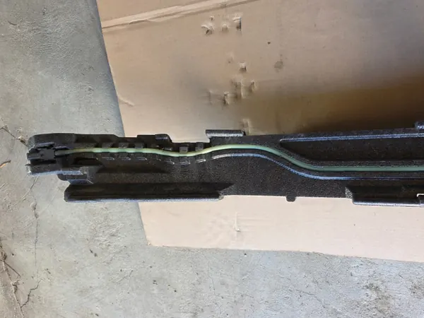 BMW X1 F48 Frontstoßstangenabsorber OEM 8075907 image 6