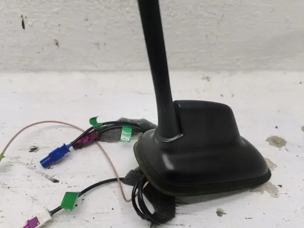 GPS Kattoantenni VW Tiguan I 5N 2007-2016 1K0035501H image 6